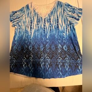 TIME & TRU POLYESTER BLUE AND WHITE SHORT SLEEVE TOP. SIZE 3.  NWOT  REALLY SOFT